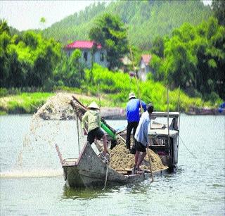 Extension of sand sales in absence of provision | तरतूद नसतानाही वाळू विक्रीला मुदतवाढ