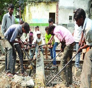 Third megablock | तिसऱ्या मेगाब्लॉकमुळे प्रवाशांचे हालच