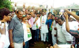 NCP, BJP and Sena alliance in Arni Bazar Samiti | आर्णी बाजार समितीत राष्ट्रवादी, भाजप, सेना आघाडीची बाजी NCP, BJP and Sena alliance in Arni Bazar Samiti | आर्णी बाजार समितीत राष्ट्रवादी, भाजप, सेना आघाडीची बाजी