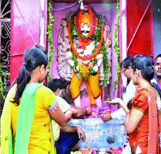 On the day of Dussehra, worship of the Lankadhishas was here | दसऱ्याच्या दिवशी येथे होते लंकाधीशाची पूजा