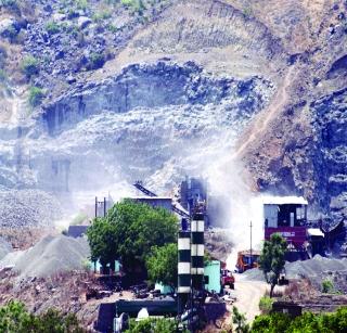 Due to the CIDCO blocking the stone blocks | सिडकोच्या अडवणुकीमुळे दगडखाणी बंद Due to the CIDCO blocking the stone blocks | सिडकोच्या अडवणुकीमुळे दगडखाणी बंद