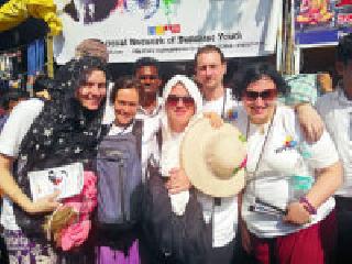 Embrace foreign tourists on the occasion of Dikshitabhoomi | दीक्षाभूमीवरील सोहळ््याची परदेशी पाहुण्यांनाही भुरळ Embrace foreign tourists on the occasion of Dikshitabhoomi | दीक्षाभूमीवरील सोहळ््याची परदेशी पाहुण्यांनाही भुरळ