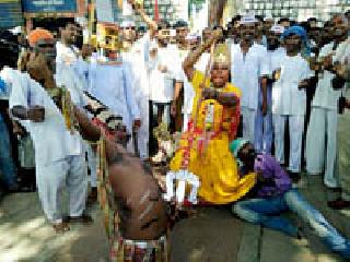 Darshan of Hindu unity, Muslim unity in jail | कारागृहात हिंदू, मुस्लिम एकतेचे दर्शन Darshan of Hindu unity, Muslim unity in jail | कारागृहात हिंदू, मुस्लिम एकतेचे दर्शन