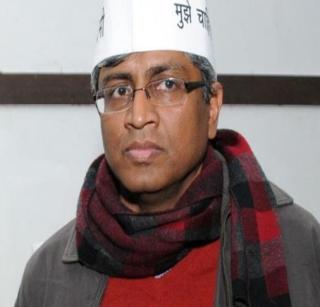 'AAP' does not do traditional politics - Ashutosh | ‘आप’ पारंपरिक राजकारण करत नाही - आशुतोष