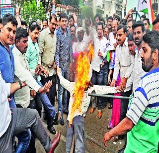 The protest of the Nationalist Congress Party | राष्ट्रवादी काँग्रेसतर्फे जानकरांचा निषेध The protest of the Nationalist Congress Party | राष्ट्रवादी काँग्रेसतर्फे जानकरांचा निषेध