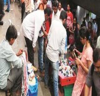 Action on 1 lakh hawkers in 6 months | ६ महिन्यांत १ लाख फेरीवाल्यांवर कारवाई