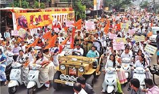 Jangar Ranaragini rally for the rally | मोर्चासाठी रणरागिणींचा रॅलीने जागर