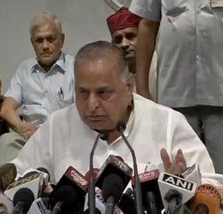 Akhilesh Mulayam angry? Declaration of Chief Minister after the election | अखिलेशवर मुलायम नाराज ? निवडणुकीनंतर मुख्यमंत्री ठरवण्याची घोषणा