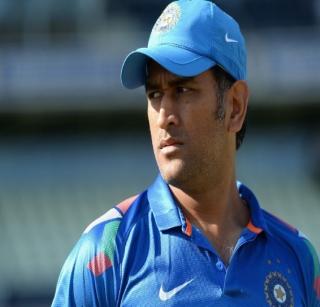 Dhoni to become 'not out 199' | धोनी बनणार ‘नॉट आऊट १९९’