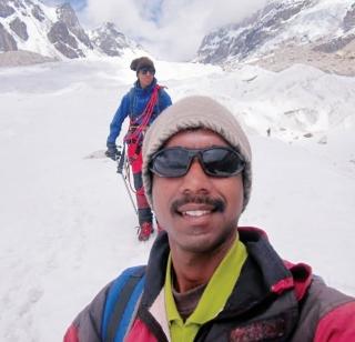 Mount Stoke Kangri Shikhar Sir from Malegaon climber | मालेगावातील गिर्यारोहकाकडून माऊंट स्टोक कांगरी शिखर सर