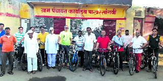 Latur district for cleanliness Par. CEO's 16 km cycle ride | स्वच्छतेसाठी लातूर जि. प. च्या सीईओंचा १६ किमी सायकल प्रवास