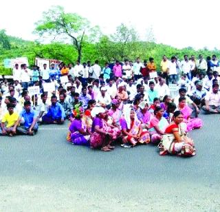 Stop the way for the Jupitera flyover | जव्हारफाटा उड्डाणपुलासाठी रास्ता रोको Stop the way for the Jupitera flyover | जव्हारफाटा उड्डाणपुलासाठी रास्ता रोको