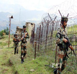 Ready to respond to the conflicts happening by LOC - Army | LOC पलीकडून होणाऱ्या आगळीकीस प्रत्युत्तर देण्यास सज्ज - लष्कर