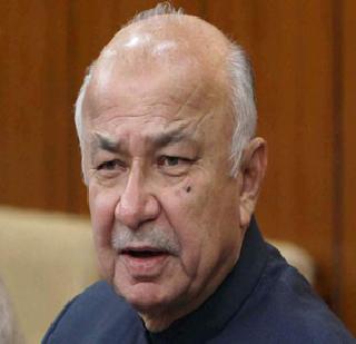 Jai's defeat can not be politicized - Sushilkumar Shinde | जय पराजय डोक्यात ठेवणारा राजकारण करू शकत नाही - सुशीलकुमार शिंदे