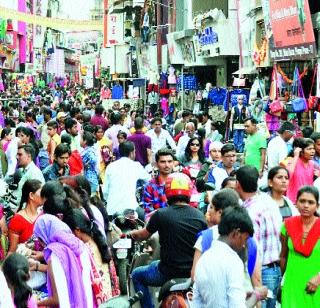 Dazzling market for Diwali | दिवाळीसाठी सजली बाजारपेठ