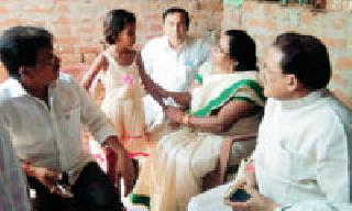 The victim of the student due to lack of teachers | शिक्षकांच्या दुर्लक्षपणामुळे विद्यार्थ्याचा बळी The victim of the student due to lack of teachers | शिक्षकांच्या दुर्लक्षपणामुळे विद्यार्थ्याचा बळी