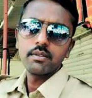 Traffic crashed into a truck by speeding the truck | वाहतूक शिपायाला भरधाव ट्रकने चिरडले Traffic crashed into a truck by speeding the truck | वाहतूक शिपायाला भरधाव ट्रकने चिरडले