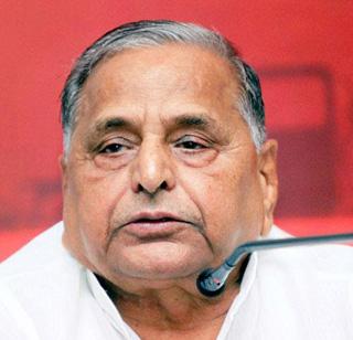 Akhilesh's head went on in the office - Mulayam Singh Yadav | पद मिळताच अखिलेशच्या डोक्यात हवा गेली - मुलायमसिंह यादव