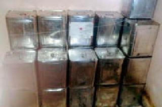 Smoked tobacco stocks with edible oil | खाद्यतेलासह सुगंधित तंबाखूचा साठा जप्त Smoked tobacco stocks with edible oil | खाद्यतेलासह सुगंधित तंबाखूचा साठा जप्त