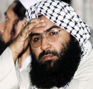 Pakistan freeze 5100 terrorists, including Masood Azhar | पाकिस्तानने मसूद अजहरसहित 5100 दहशतवाद्यांची खाती केली फ्रीज