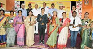 The celebration of the Lokmat Sakhi Samman Award is celebrated | लोकमत सखी सन्मान अवॉर्डचा सोहळा रंगला The celebration of the Lokmat Sakhi Samman Award is celebrated | लोकमत सखी सन्मान अवॉर्डचा सोहळा रंगला