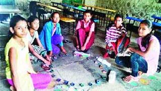 Resolutions of students of Hissawal School to use self-made soil lights | हिसवाळ शाळेतील विद्यार्थ्यांचा स्वनिर्मित मातीचे दिवे वापरण्याचा संकल्प