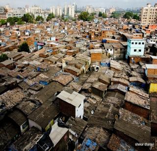 Diwali gift to Dharavi residents of MHADA | म्हाडाची धारावीवासीयांना दिवाळी भेट