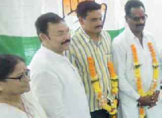 Congress admission of Shivsena Ravindra Argade | शिवसेनेचे रवींद्र अरगडे यांचा काँग्रेस प्रवेश Congress admission of Shivsena Ravindra Argade | शिवसेनेचे रवींद्र अरगडे यांचा काँग्रेस प्रवेश