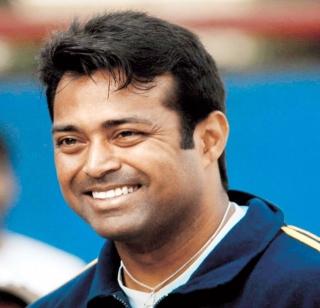 Paes out of the tournament | पेस स्पर्धेबाहेर