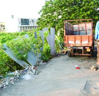 For ten years group terminus for truck terminus | ट्रक टर्मिनस खातेय दहा वर्षे गटांगळ्या