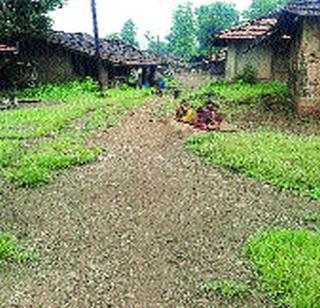 1050 tribal families are living below poverty line | १०५० आदिवासी कुटुंबे दारिद्र्यरेषेखाली