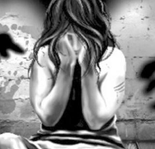 Sexual harassment of a girl of five-year-old girl was done by female teachers | महिला शिक्षिकांनीच केले पाचवर्षाच्या मुलीचे लैंगिक शोषण