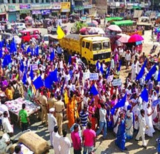 The absolute need of atrocity law | अॅट्रॉसिटी कायद्याची नितांत गरज The absolute need of atrocity law | अॅट्रॉसिटी कायद्याची नितांत गरज