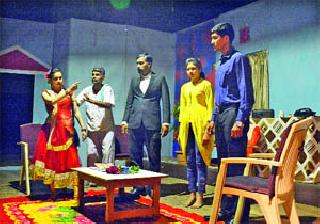 The dissecting scene of the happy family's walk-through 'Mungeli' | सुखी कुटुंबाच्या वाताहतीचे विदारक दृश्य ‘रखेली’