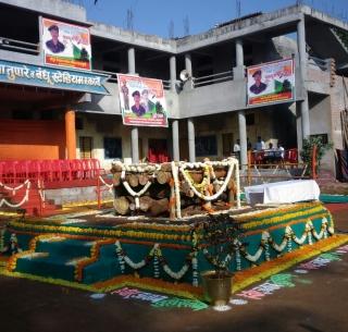 Funeral on Shaheed Rajendra Tupare in mourning atmosphere | शोकाकुल वातावरणात शहीद राजेंद्र तुपारे यांच्यावर अंत्यसंस्कार