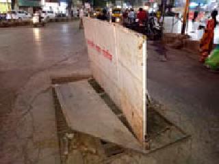 Encroachment of barricades in the city! | शहरात अस्ताव्यस्त ‘बॅरिकेट्स’चेच अतिक्रमण!