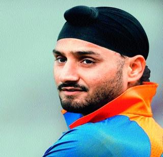 Bowlers can not be impressed: Harbhajan | गोलंदाजांना छाप पाडता आली नाही : हरभजन