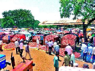 Stop the road to Nandagavi | नांदगावी रास्ता रोको