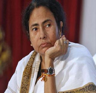 India will be 100 years behind by non-voting decision: Mamata Banerjee | नोटाबंदी निर्णयामुळे देश जाणार १०० वर्ष मागे - ममता बॅनर्जी