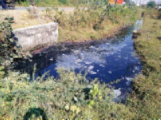 Chemically watery river | रसायनयुक्त पाणी नदीत Chemically watery river | रसायनयुक्त पाणी नदीत