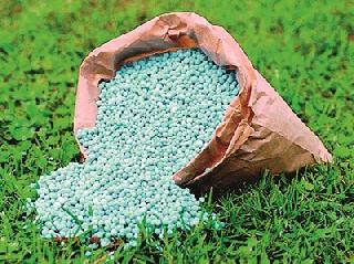 Factors of fake fertilizers in the district | जिल्ह्यात बनावट खतांचा सुळसुळाट