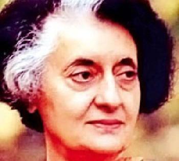 Greetings from Indira Gandhi on behalf of Chandrapur City District Congress | चंद्रपूर शहर जिल्हा काँग्रेसच्या वतीने इंदिरा गांधी यांना अभिवादन कार्यक्रम