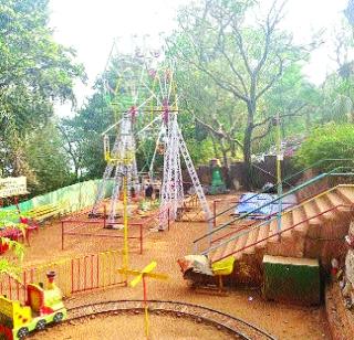 Close the unpopular toys in Matheran immediately | माथेरानमधील विनापरवानगी खेळणी त्वरित बंद करा