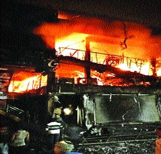 In Gondia, seven people die in a hotel fire | गोंदियात हॉटेलच्या आगीत सात जणांचा मृत्यू