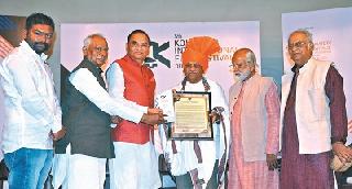 Shaji Karun received 'Baburao Painter' award | शाजी करुण यांना ‘बाबूराव पेंटर’ पुरस्कार