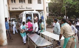 Relief accident; 46 injured; Six serious | देवदर्शनासाठी आलेल्या आरामबसला अपघात; ४६ जखमी; सहा गंभीर