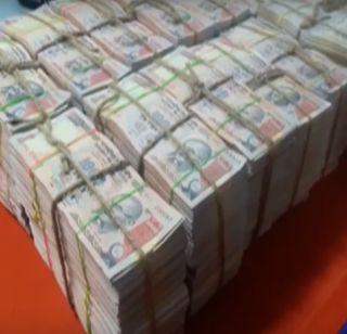 1.35 crore fake currency seized in Nashik | नाशकात १.३५ कोटींच्या बनावट नोटा जप्त