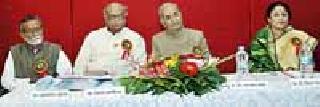 The power of the farmers due to the free economy: Vijay Javandiya | मुक्त अर्थव्यवस्थेमुळे शेतकऱ्यांचा घात : विजय जावंधिया
