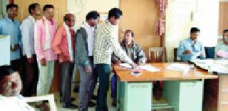 452 voters right to vote | ४५२ मतदारांनी बजाविला हक्क