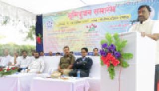Police will be friendly to the gentlemen | पोलीस सज्जनांना मित्र वाटावा Police will be friendly to the gentlemen | पोलीस सज्जनांना मित्र वाटावा